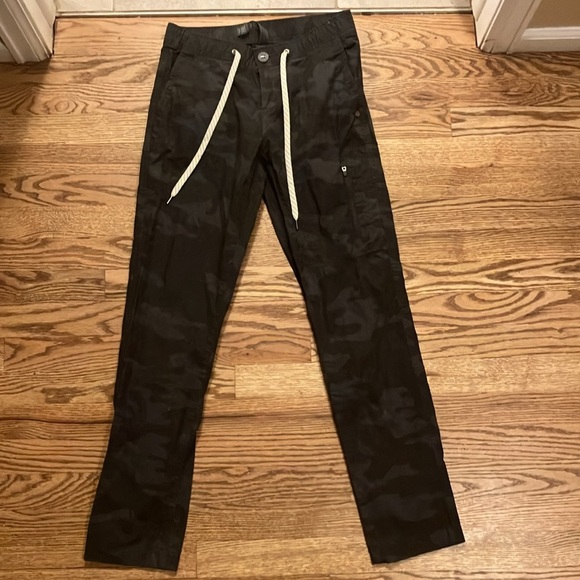 Vuori Ripstop Pant - Picture 2 of 4